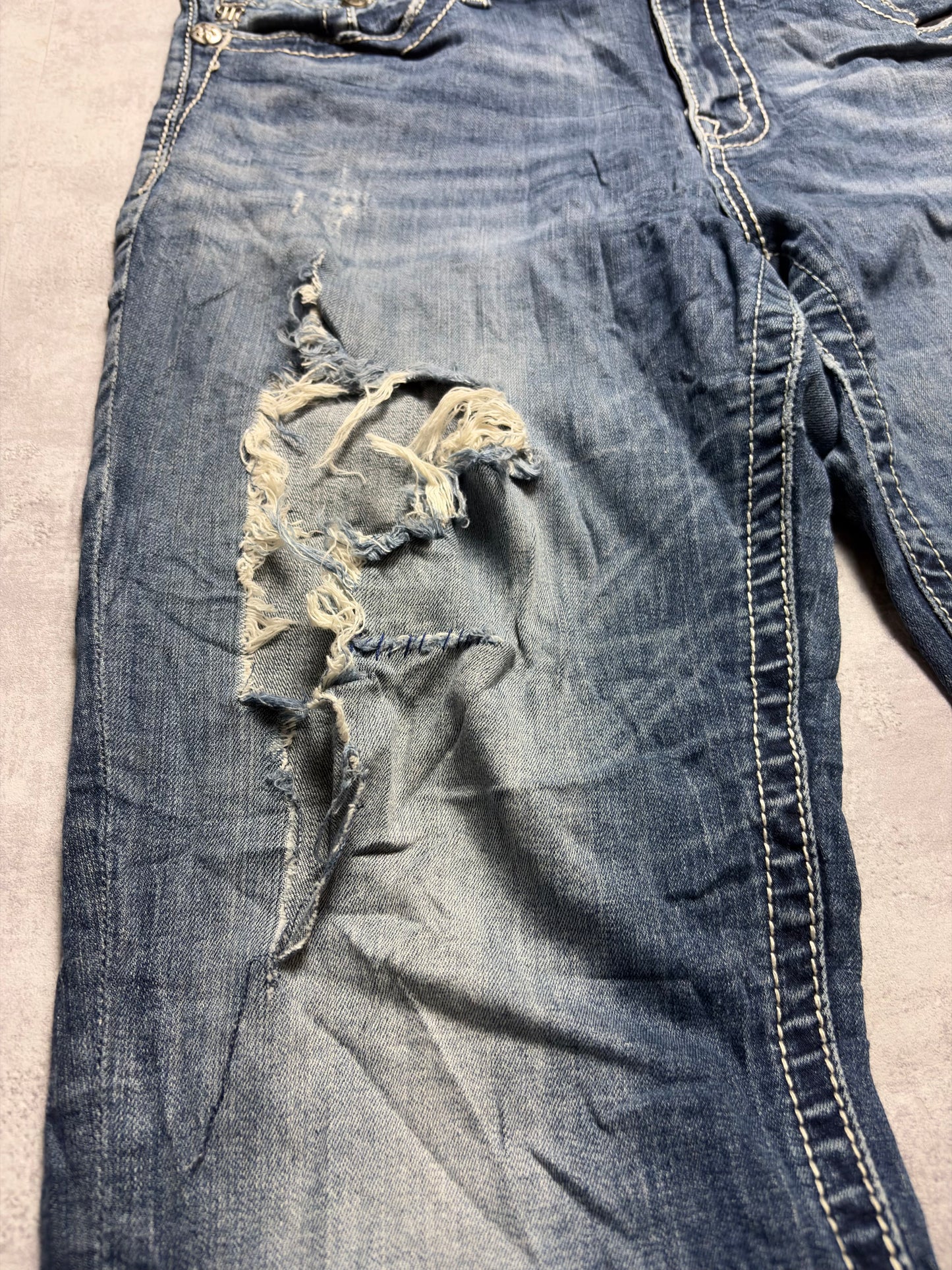 Miss Me Y2K Low Waist Embroidery Ripped Bootcut Jeans (M)