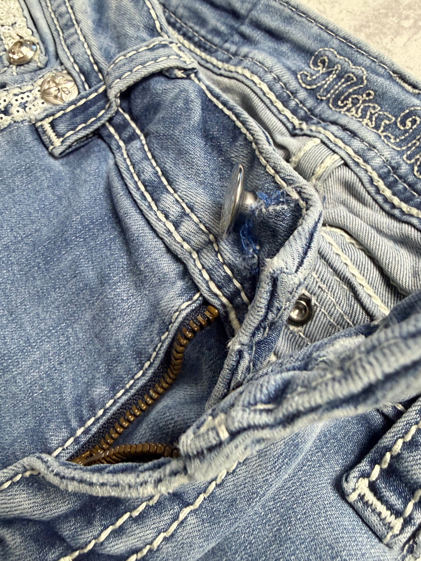 Miss Me Y2K Embroidery Ripped Bootcut Jeans (M)