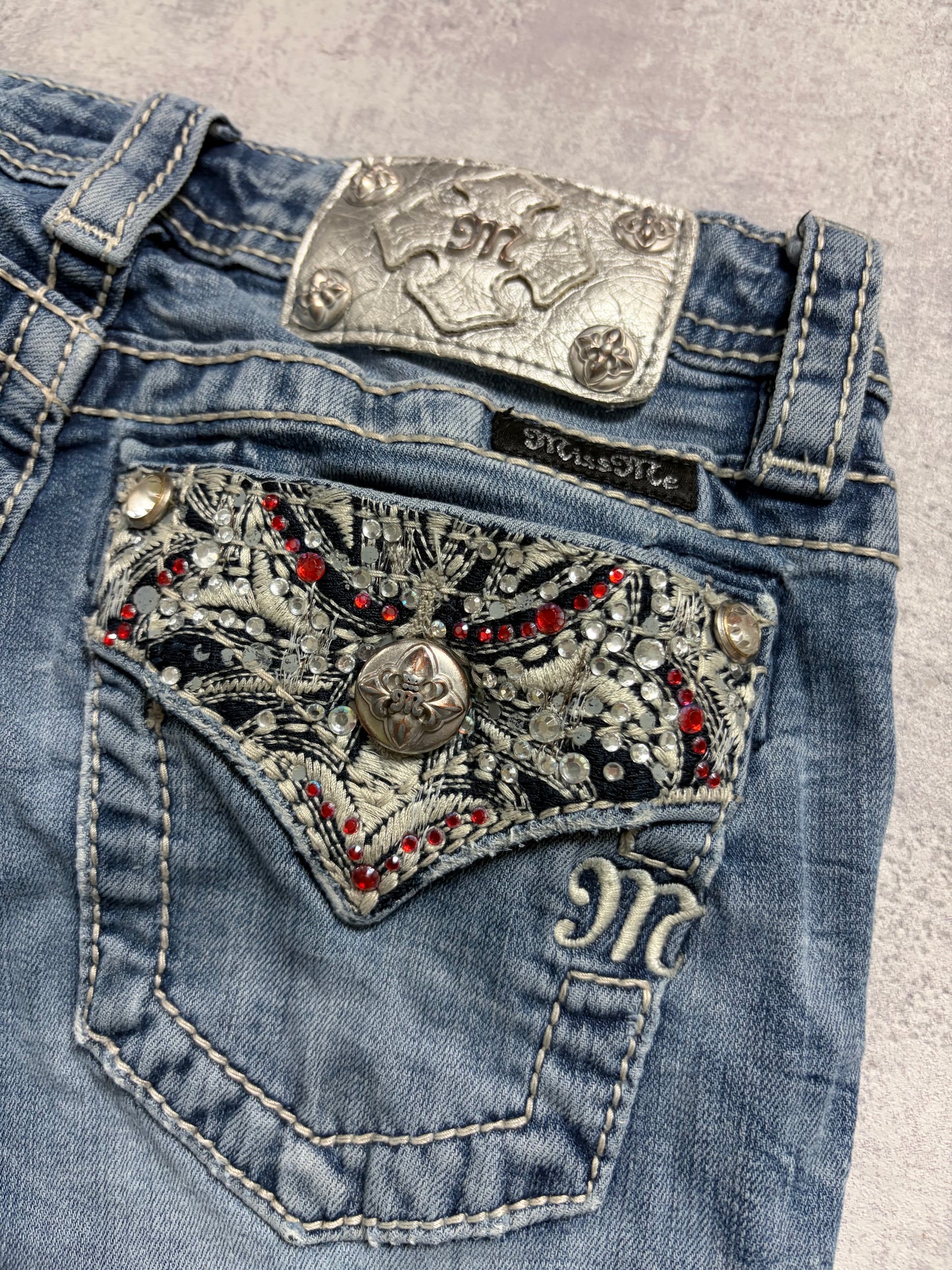 Miss Me Y2K Low Waist Embroidery Bootcut Slim Jeans (XXS)